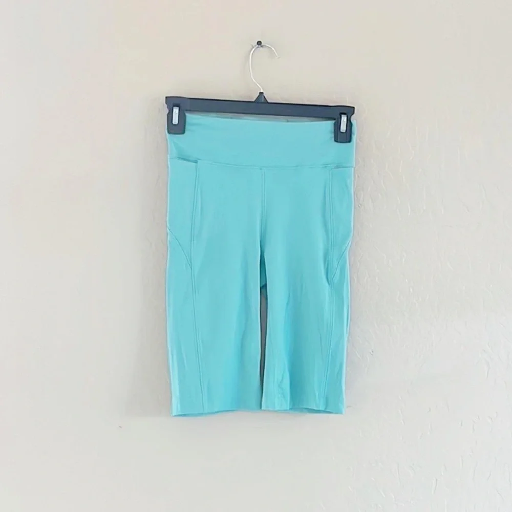 🌿Final‎ Sale Lululemon Aqua Blue On Pace Biker Short